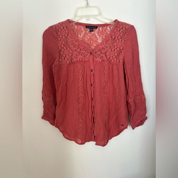American Eagle lace detail button down top size XS 82% cotton - Picture 9 of 12